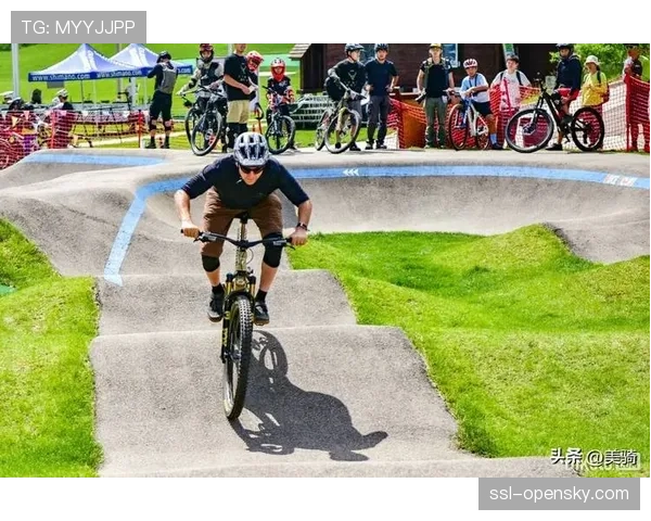 惠斯勒举办“女性单车日”活动，吸引超千名女性爱好者体验山地骑行